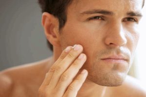 Bí quyết giữ ẩm cho da mặt nam trong mùa đông