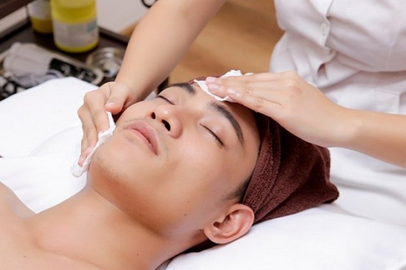 Lợi ích của việc massage mặt đối với nam giới